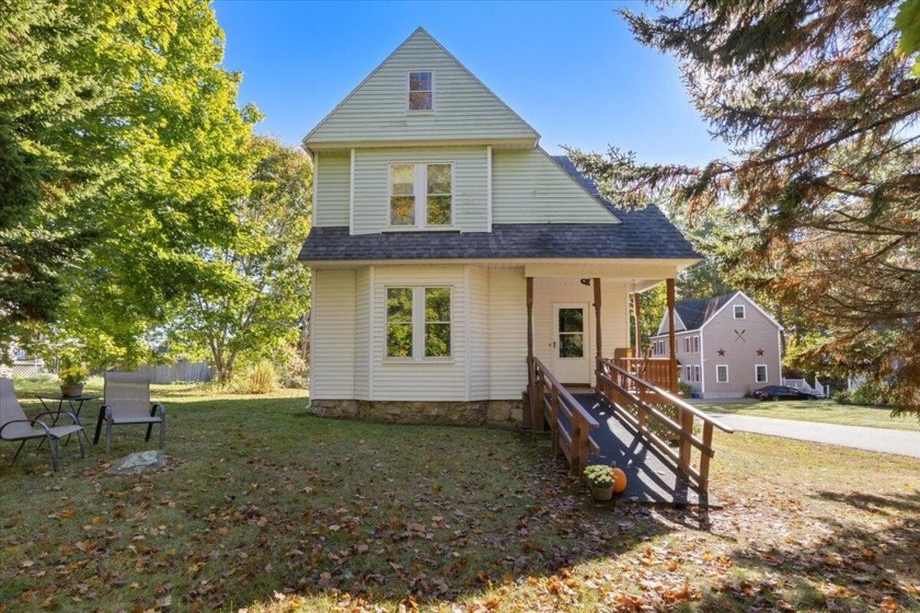 Charming & spacious home to begin your memories at York Beach! - Beach Home for sale in York, Maine on Beachhouse.com