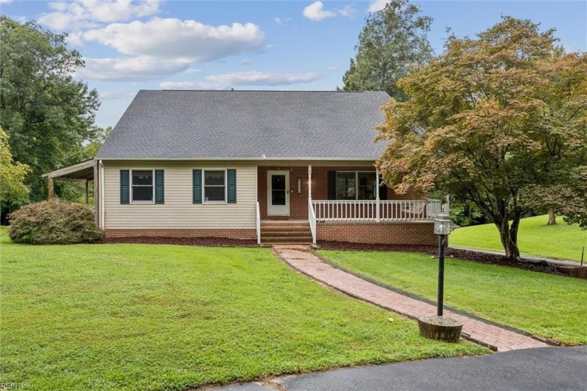 Welcome to your dream home in Gloucester, VA! This charming - Beach Home for sale in Gloucester, Virginia on Beachhouse.com