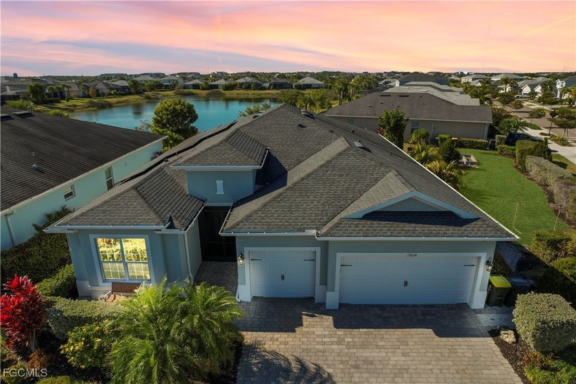 Welcome to this highly sought-after Palmetto model featuring 3 - Beach Home for sale in Punta Gorda, Florida on Beachhouse.com