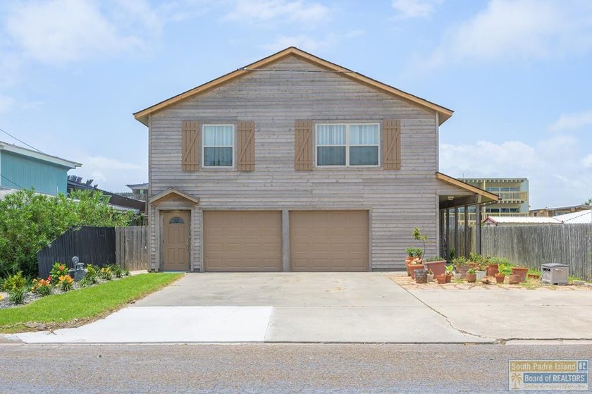 Fisherman's paradise with everything you need for channel front - Beach Home for sale in Port Isabel, Texas on Beachhouse.com