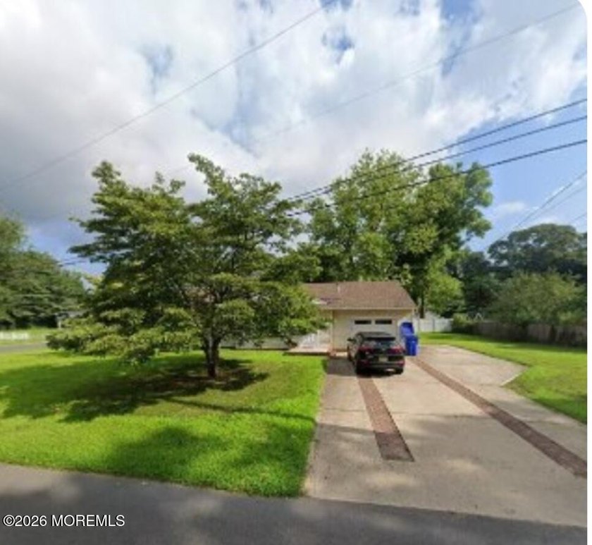 Beautiful corner property ranch Double wide concrete driveway - Beach Home for sale in Toms River, New Jersey on Beachhouse.com