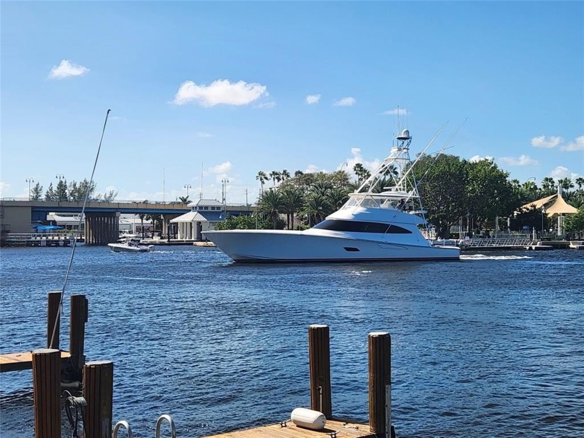 Easy walk to Beach & Restaurants! Direct Intracoastal residence - Beach Condo for sale in Deerfield Beach, Florida on Beachhouse.com