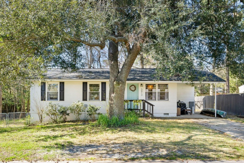 Adorable, renovated 1-story home in desirable Yeamans Park! Just - Beach Home for sale in Hanahan, South Carolina on Beachhouse.com