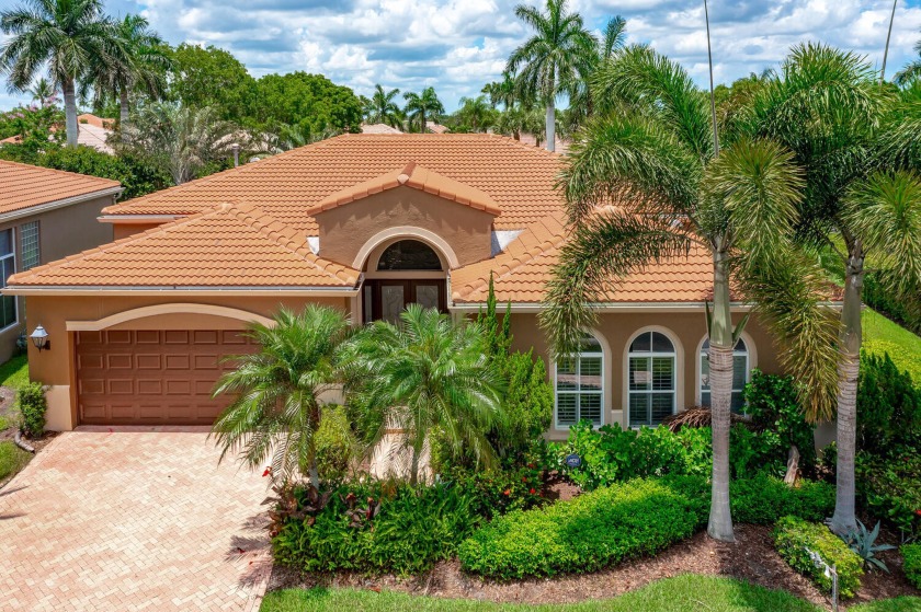 ARE YOU LOOKING FOR A HOME W COMPLETE PRIVACY? THEN THIS - Beach Home for sale in West Palm Beach, Florida on Beachhouse.com