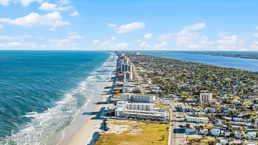 Coastal Living at It's Finest!
Discover this spacious and - Beach Condo for sale in Daytona Beach, Florida on Beachhouse.com