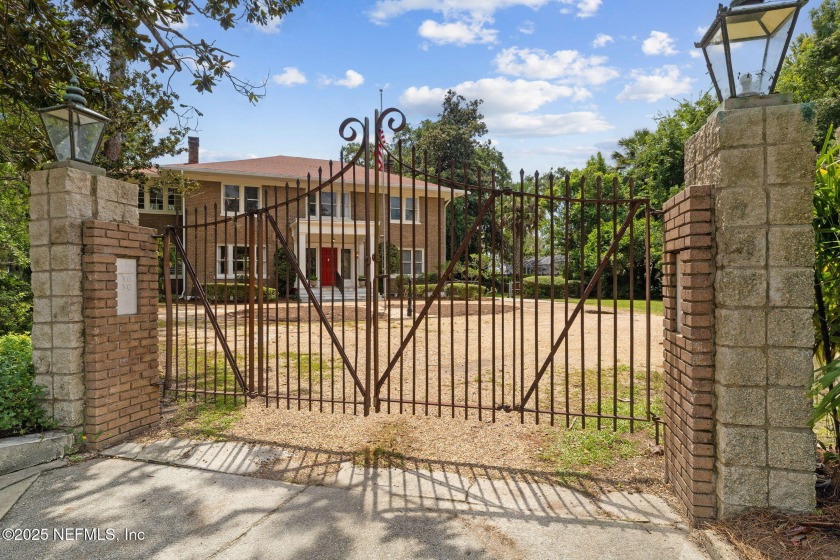 Welcome to this classic Avondale riverfront home in the highly - Beach Home for sale in Jacksonville, Florida on Beachhouse.com