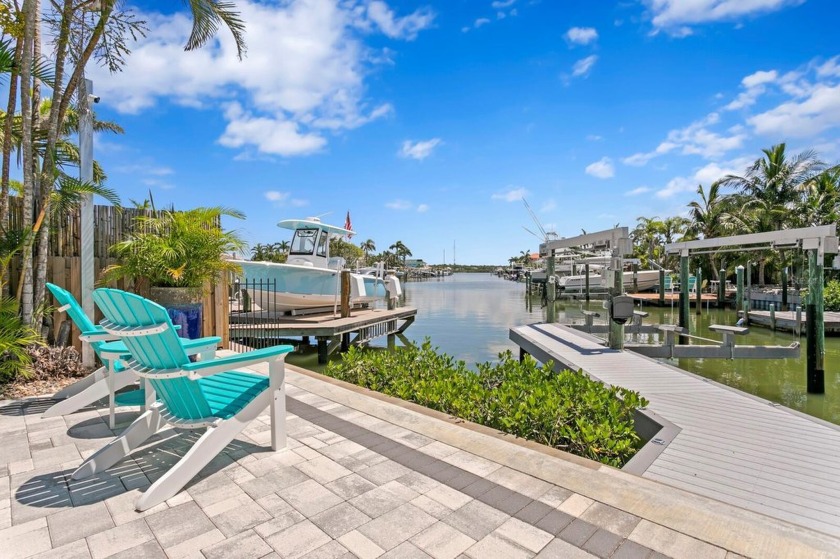 BOATER'S PARADISE IN REDINGTON SHORES | 16,000 LB LIFT + NO - Beach Home for sale in Redington Shores, Florida on Beachhouse.com
