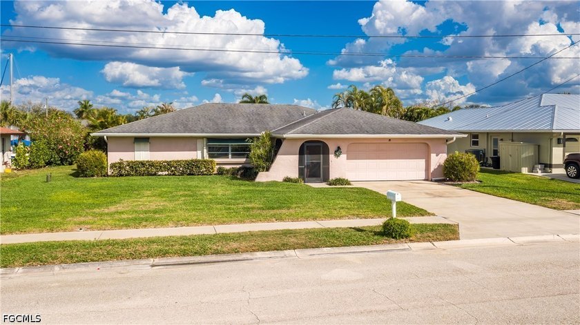 ***PRICE IMPROVEMENT ALERT*** Here is Your Opportunity To - Beach Home for sale in North Fort Myers, Florida on Beachhouse.com