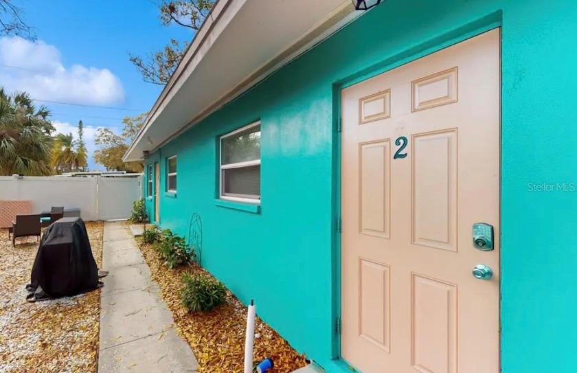 FULL DUPLEX!! Live in one side and rent out the other or just - Beach Home for sale in Largo, Florida on Beachhouse.com