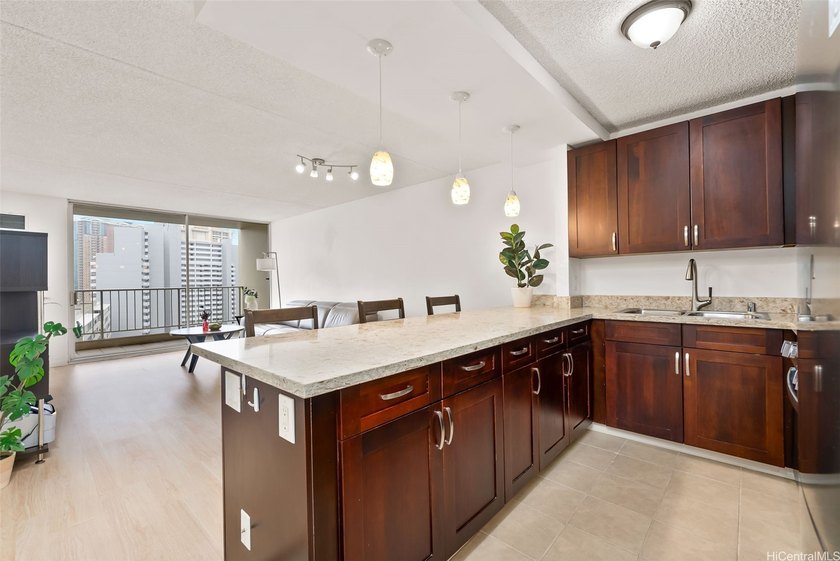This well-maintained 1-bedroom, 1-bath leasehold unit offers an - Beach Condo for sale in Honolulu, Hawaii on Beachhouse.com
