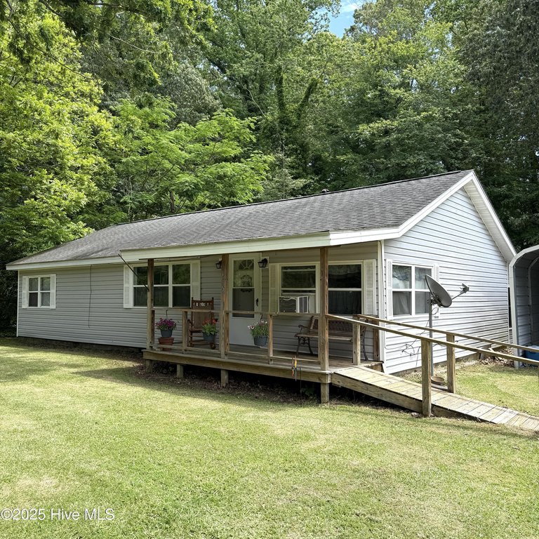 Great investment! Home being sold as is but has lots of - Beach Home for sale in Edenton, North Carolina on Beachhouse.com