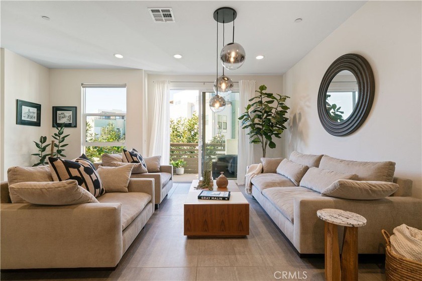 Welcome to Costa Mesa's highly sought-after 17 West community - Beach Condo for sale in Costa Mesa, California on Beachhouse.com
