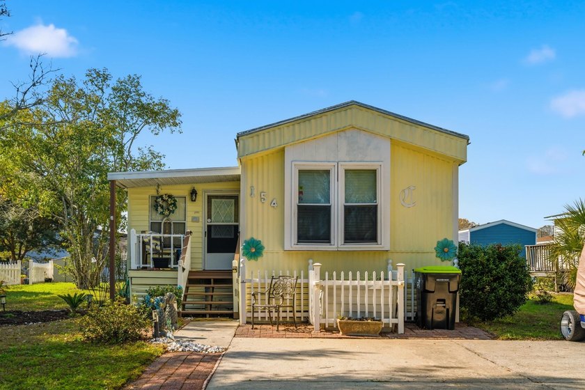 Charming Coastal Retreat in Oceanside Landing - Murrells Inlet - Beach Home for sale in Murrells Inlet, South Carolina on Beachhouse.com