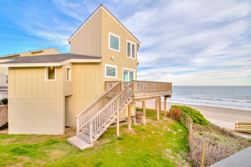 CHECK OUT THE NEW WEEK DAY RATES!! BEACHFRONT - Beach Vacation Rentals in Port Aransas, Texas on Beachhouse.com
