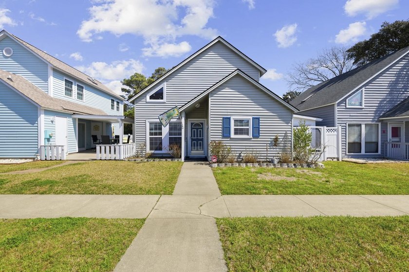 Charming 3-bedroom, 2-bath cottage-style home located in an - Beach Home for sale in North Myrtle Beach, South Carolina on Beachhouse.com