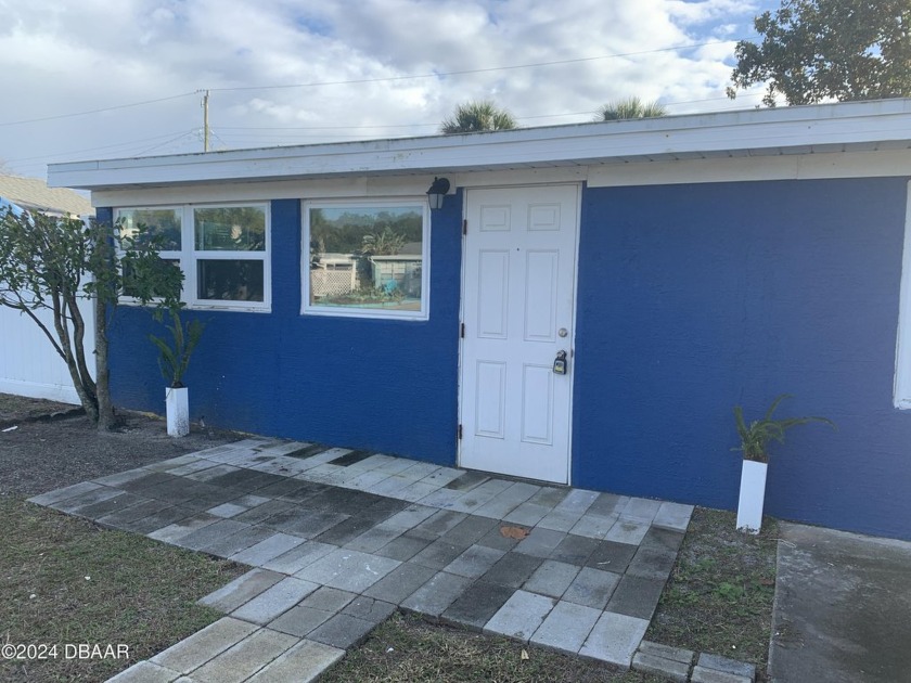 Beach Side Bungalow and a great project to make it your own - Beach Home for sale in Ormond Beach, Florida on Beachhouse.com