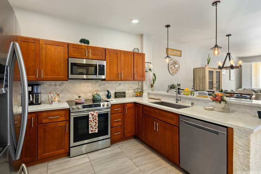 This turn-key flex property in a live-work-play community offers - Beach Condo for sale in Kapolei, Hawaii on Beachhouse.com