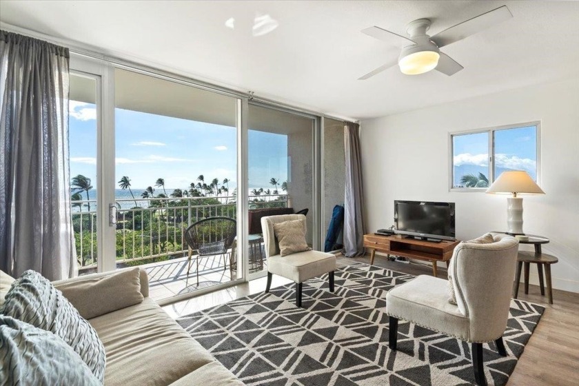 Welcome to Paradise Living in the Heart of South Maui!  This - Beach Condo for sale in Kihei, Hawaii on Beachhouse.com