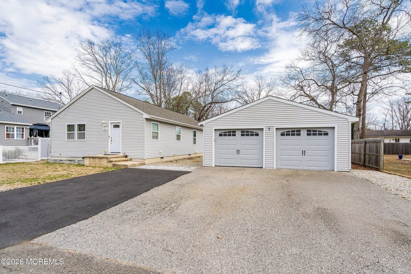 Warm and inviting 3-bedroom, 2-bath home featuring a desirable - Beach Home for sale in Forked River, New Jersey on Beachhouse.com