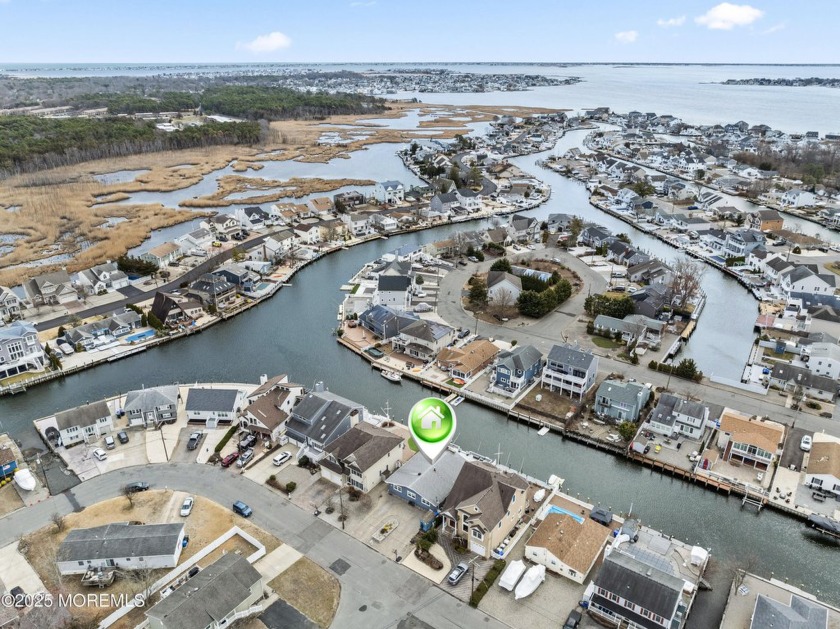 Spacious Waterfront Gem in Cherry Quay!
Don't let the front fool - Beach Home for sale in Brick, New Jersey on Beachhouse.com