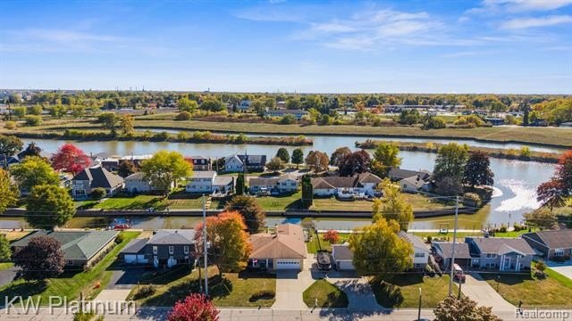 MOTIVATED SELLER! Discover the perfect balance of comfort, style - Beach Home for sale in Port Huron, Michigan on Beachhouse.com