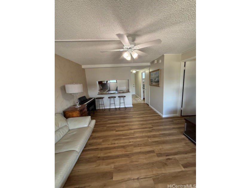 Recently renovated unit with new bathrooms, flooring and paint - Beach Condo for sale in Honolulu, Hawaii on Beachhouse.com