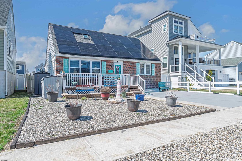 Here is a 3 bedroom, 2 bath Cape Cod located 2 blocks from the - Beach Home for sale in Brigantine, New Jersey on Beachhouse.com