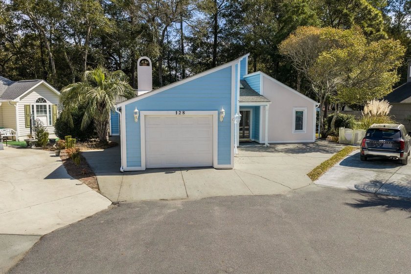 What a perfect location on this 3 br. 2 ba. home with a one car - Beach Home for sale in North Myrtle Beach, South Carolina on Beachhouse.com
