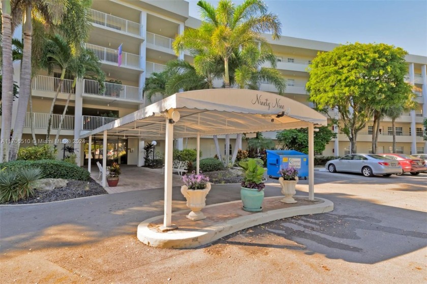 Welcome to luxury living at Palm-Aire Country Club 99! This - Beach Condo for sale in Pompano Beach, Florida on Beachhouse.com