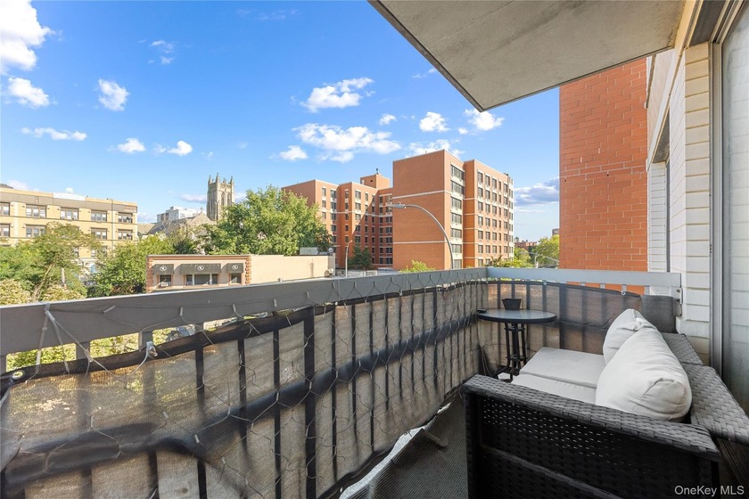 Modern 2-bedroom, 1-bath condo located in The Aurora, one of the - Beach Condo for sale in Bronx, New York on Beachhouse.com