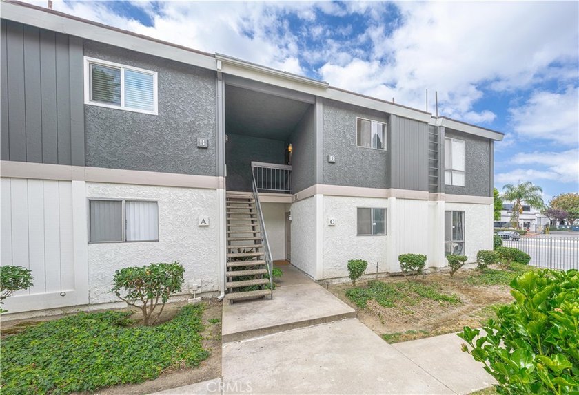 Welcome to this beautifully renovated  first-level condominium - Beach Condo for sale in Santa Ana, California on Beachhouse.com