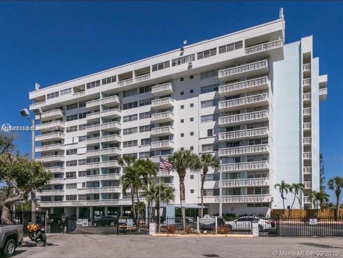 Beautiful apartment, 1 bedroom, 1 and a half bathrooms, canal - Beach Other for sale in North Miami, Florida on Beachhouse.com