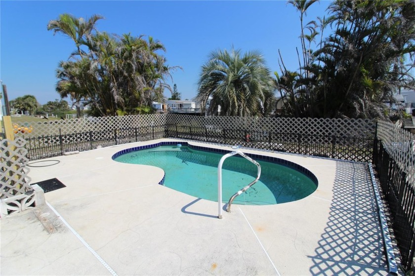 Beautiful lot on a freshwater canal with pool in place, ready - Beach Lot for sale in Englewood, Florida on Beachhouse.com