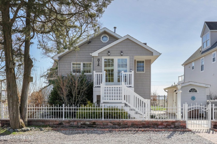 Welcome home to 814 Mckinley Ave, this 3 bed, 1.5 bath is - Beach Home for sale in Toms River, New Jersey on Beachhouse.com