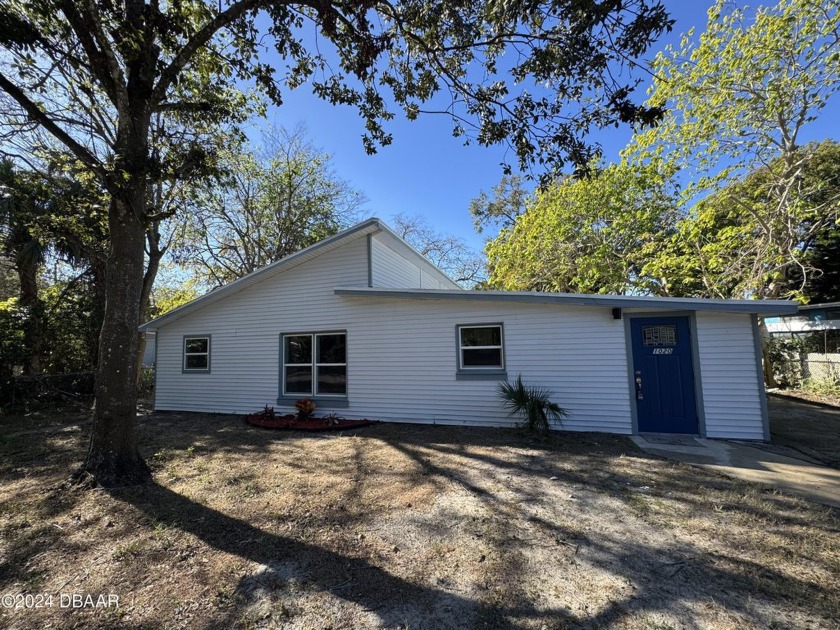 Fully renovated 3 bedrooms 2 full baths, kitchen has granite - Beach Home for sale in Daytona Beach, Florida on Beachhouse.com