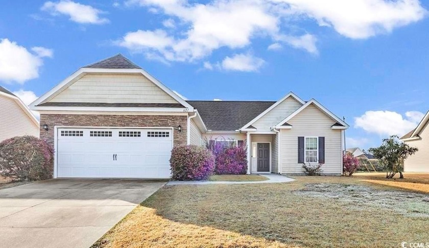 Introducing an Exceptional Bill Clark Home in Desirable Hunters - Beach Home for sale in Myrtle Beach, South Carolina on Beachhouse.com