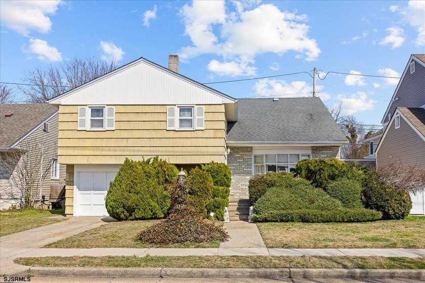 NEW PRICE!! THE HOME YOU'VE BEEN WAITING FOR, PERFECT FOR - Beach Home for sale in Margate, New Jersey on Beachhouse.com