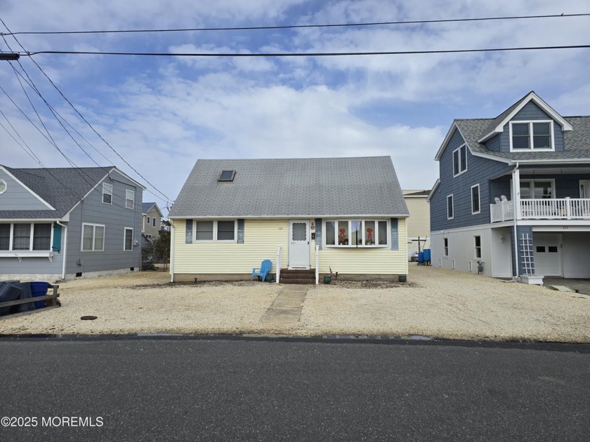 ? Charming Surf City Beach Home - Prime Location! ?

This - Beach Home for sale in Surf City, New Jersey on Beachhouse.com