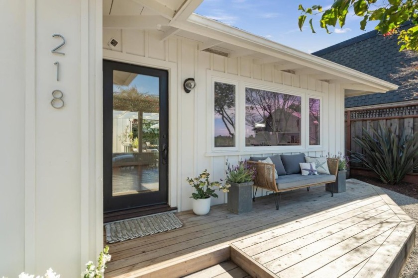 Back by popular demand!! Nestled in the heart of Seabright, this - Beach Home for sale in Santa Cruz, California on Beachhouse.com
