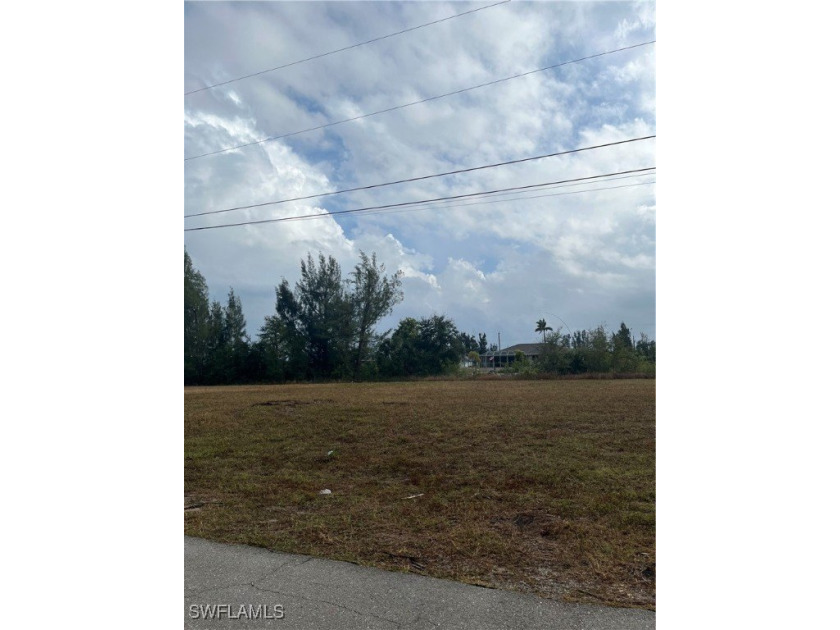 Fresh water canal lot! Only minutes away from shopping at - Beach Lot for sale in Cape Coral, Florida on Beachhouse.com