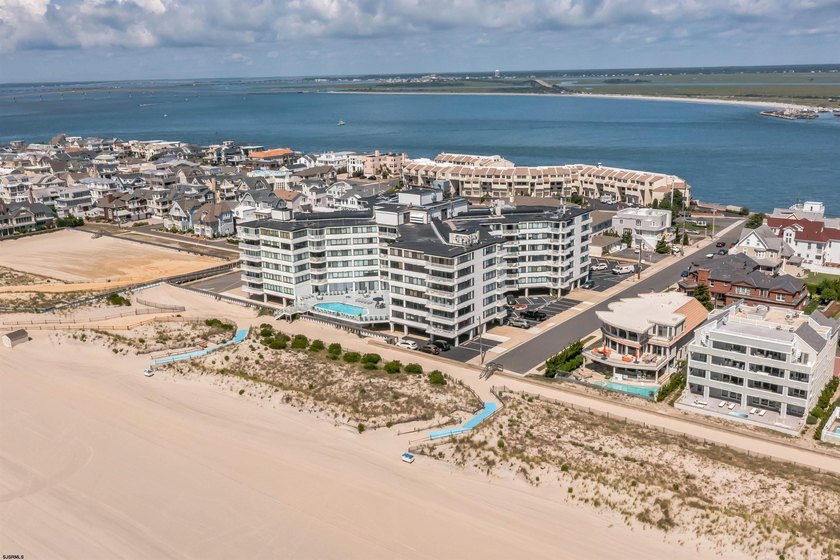 Welcome to Longport Seaview, this spacious 2-bedroom, 2 -bath - Beach Condo for sale in Longport, New Jersey on Beachhouse.com