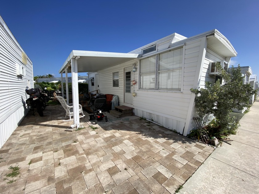 Beautiful beach unit. Live the beach lifestyle at a fraction of - Beach Home for sale in Briny Breezes, Florida on Beachhouse.com
