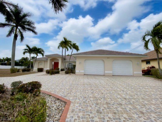 Location, Location! A beautiful POOL HOME in highly sought-after - Beach Home for sale in Cape Coral, Florida on Beachhouse.com