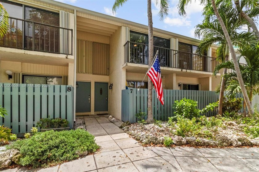 Experience the ultimate Florida Keys lifestyle in this bright - Beach Condo for sale in Plantation Key, Florida on Beachhouse.com