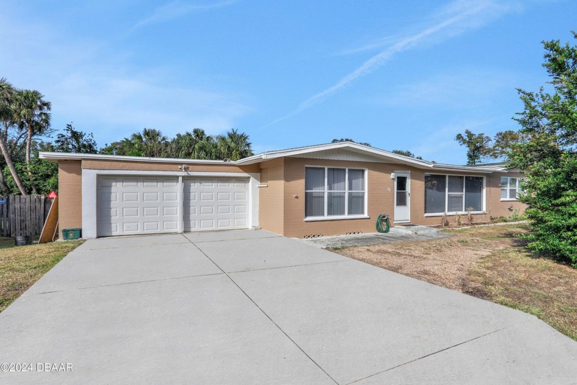 Location Location Location!  This beautiful 3 bedroom (Possible - Beach Home for sale in Ormond Beach, Florida on Beachhouse.com