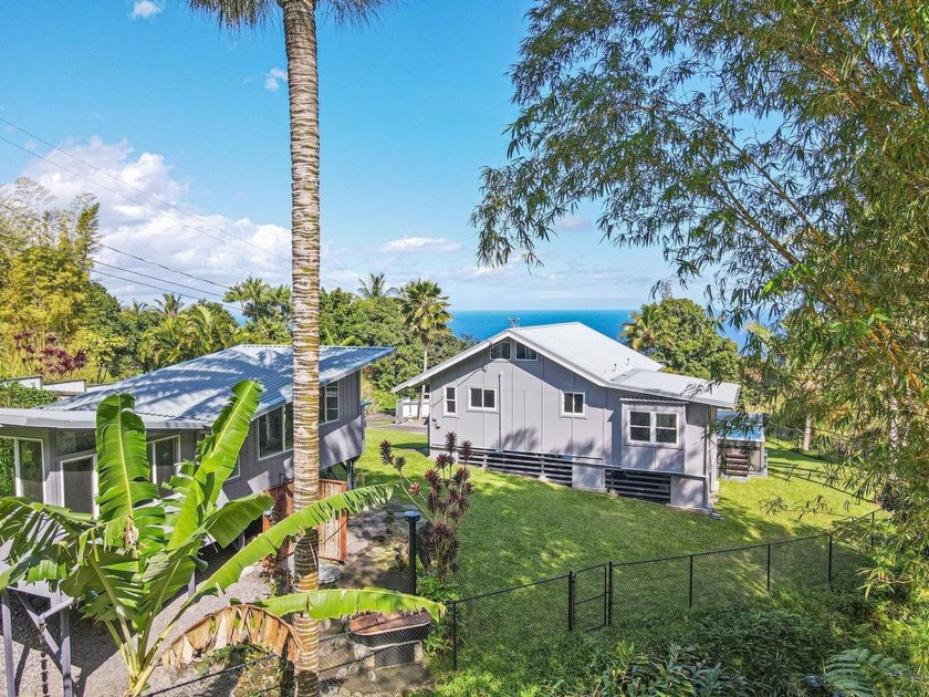 Welcome to this enchanting, fully furnished property nestled - Beach Home for sale in Laupahoehoe, Hawaii on Beachhouse.com