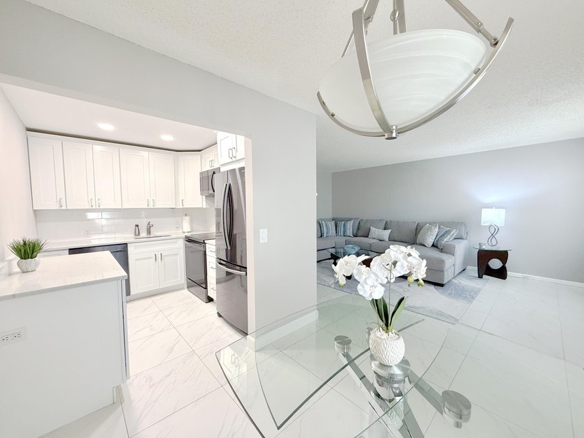 Tastefully updated condo located in a desirable 55+ gated - Beach Condo for sale in Boca Raton, Florida on Beachhouse.com