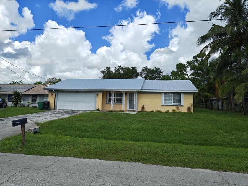 This house is priced to fit your budget. 3 bedroom 2 bathroom 2 - Beach Home for sale in Port Saint Lucie, Florida on Beachhouse.com