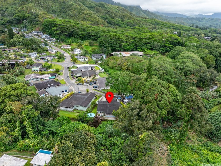Tucked away at the end of a quiet cul-de-sac and surrounded by - Beach Home for sale in Kaneohe, Hawaii on Beachhouse.com