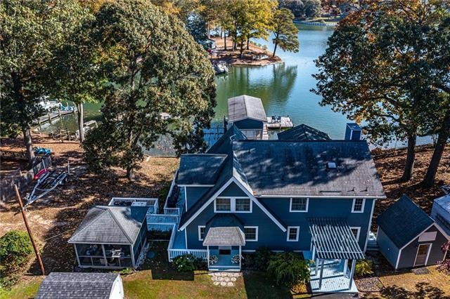 Custom built waterfront home on Whay's Creek just off the Great - Beach Home for sale in Reedville, Virginia on Beachhouse.com
